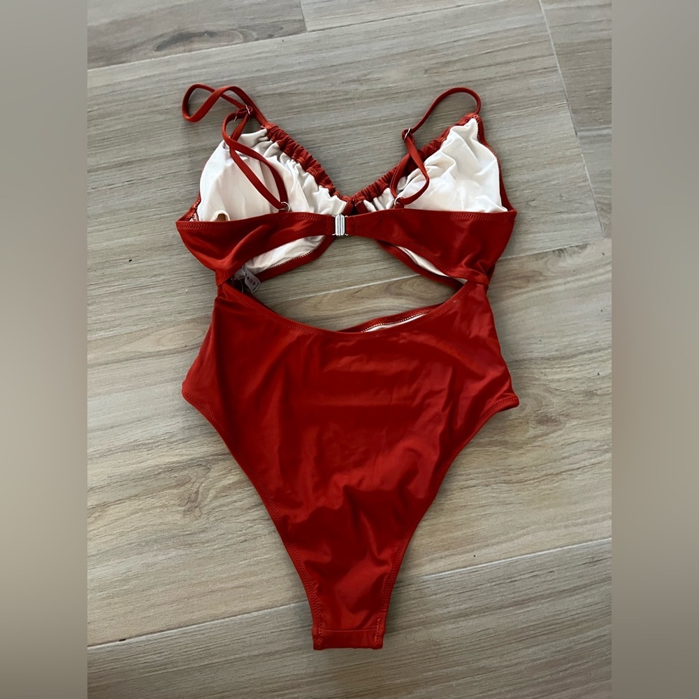 Tummy Control One-Piece Swimsuit NWT - Picture 5 of 6